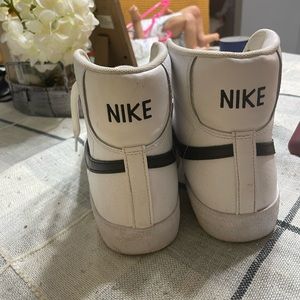 Men’s Nike shoe